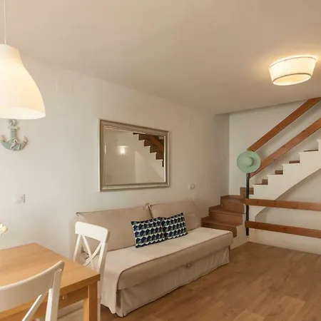 Lets Holidays Centric House With Parking *