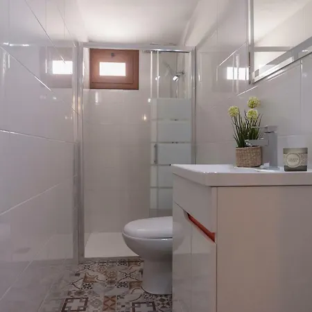 Holiday home Lets Holidays Centric House With Parking